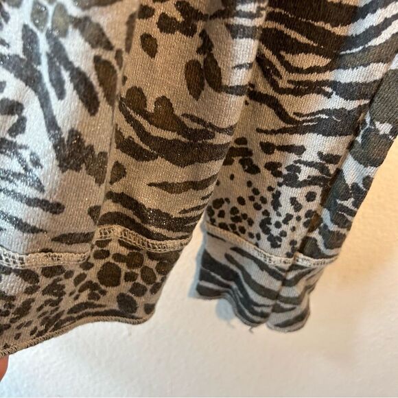 TEMPO PARIS WOMANS SWEATER M/L grey metallic silver zebra print Italy 9511n - Picture 3 of 12